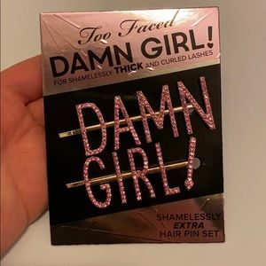 Too Faced Damn Girl! Bobby Pins